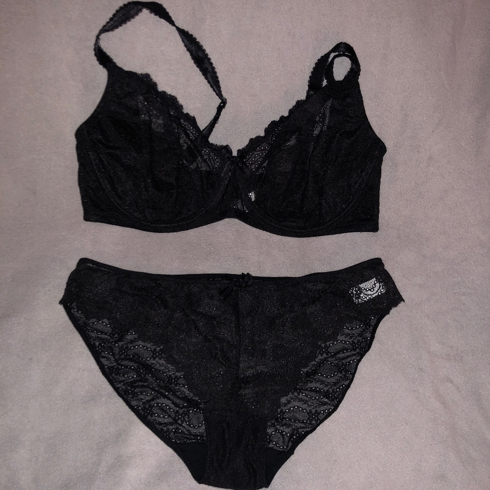 Tex Woman black lace panty bra set